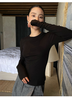 2025秋冬新亲肤时尚女圆领套头黑色打底衫女内搭修身叠穿外穿上衣