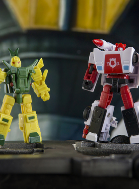 预定包邮 吴医生DWE51红警DWE52高级独角仙 极小比例变形玩具