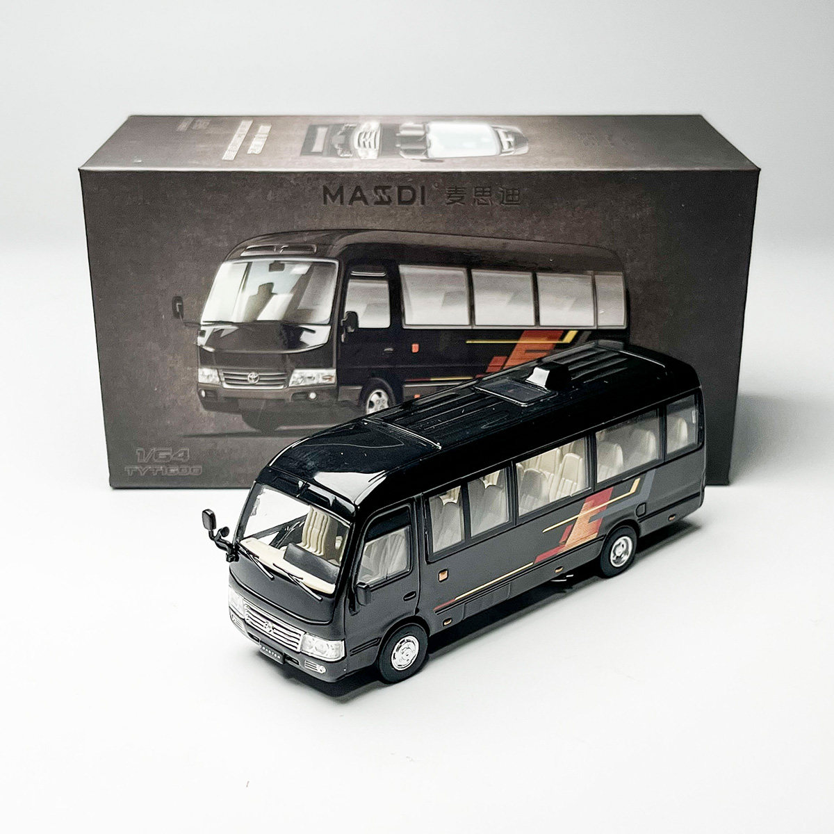 麦思迪 1:64 丰田 柯斯达 豪华中巴 MPV 2013 仿真 合金汽车模型 - 实物图