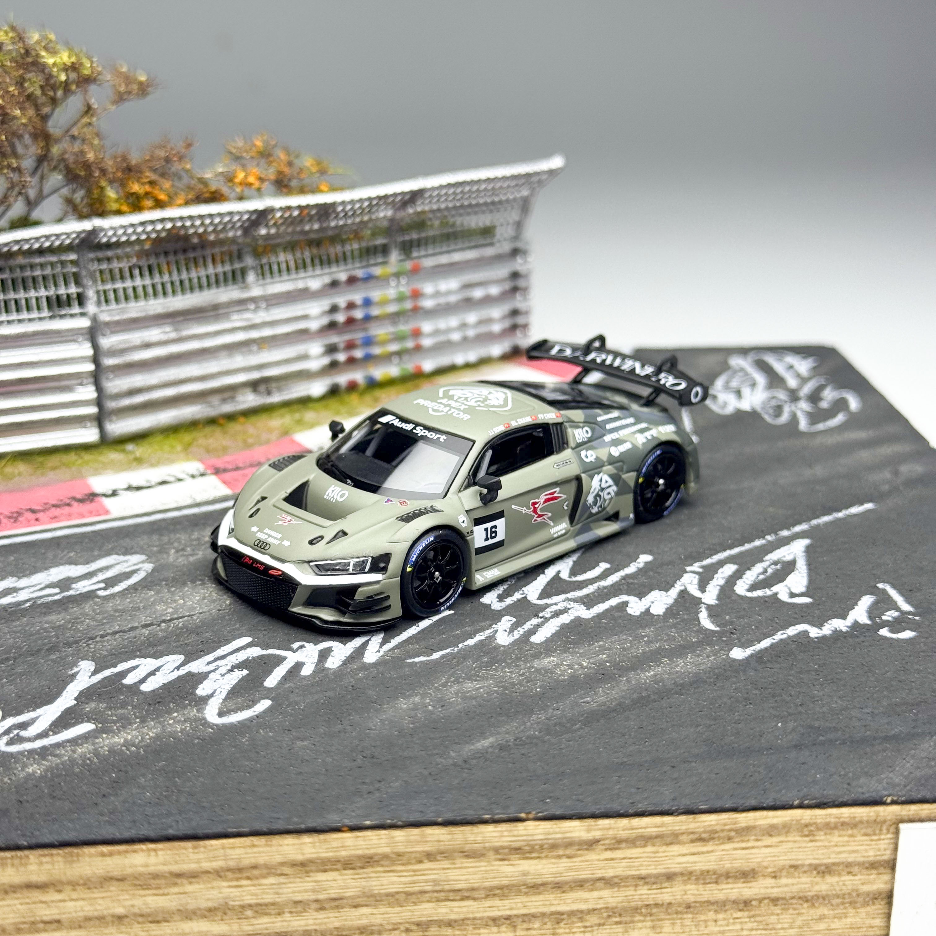 DarwinPRO x KILOworks 1:64 AUDI R8 LMS GT3 EVO II  合金车模图片