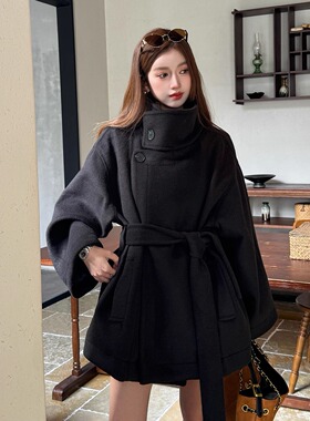 浅布调QBD 冬季新款超好看加厚立领短款毛呢外套收腰羊毛呢大衣女