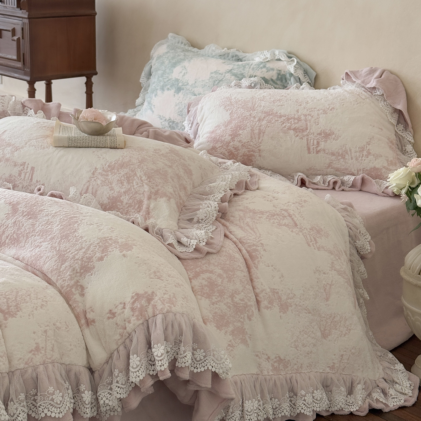 冬季公主风雕花保暖牛奶绒四件套