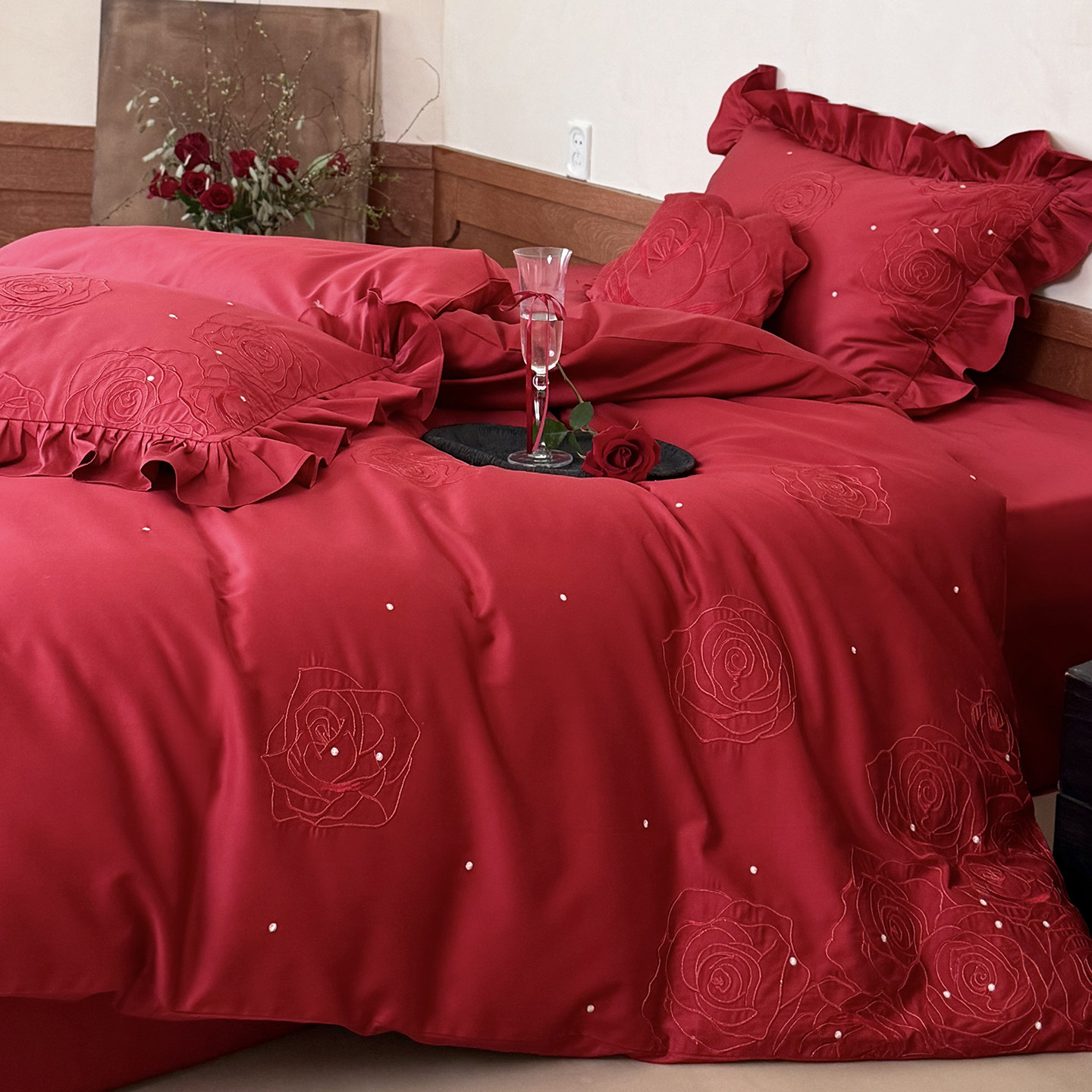 高端简约红色玫瑰花婚庆四件套纯棉荷叶边被套高级感结婚床上用品,床上用品,婚庆床品套件,淘宝优惠券,粉丝福利购,淘宝优惠卷