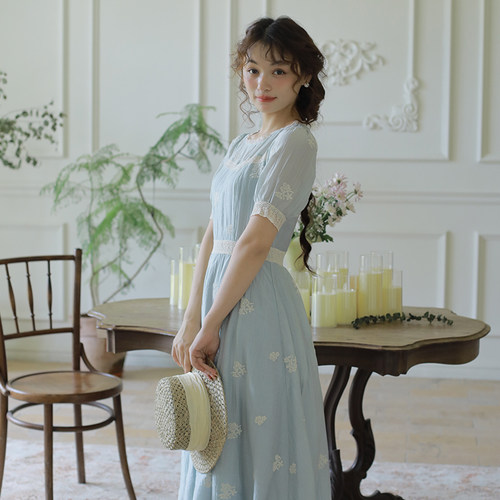 枕梦村庄 蓝铃 复古法式少女裙蕾丝花边精致绣花温柔风连衣