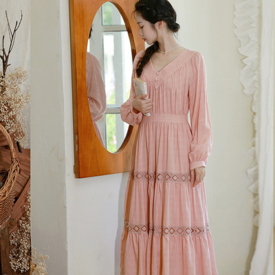 枕梦村庄 巫巫公主 原创复古细腻绣花粉色格子蕾丝花边连衣裙秋冬