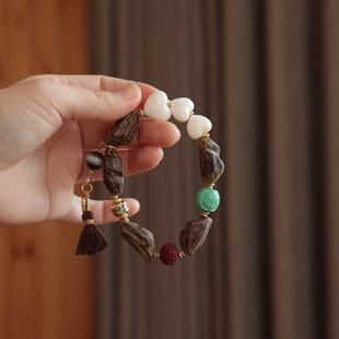 沉香达拉干随形手串 搭配驼骨爱心 菱镁矿桶珠 朱砂 纯铜 DM697