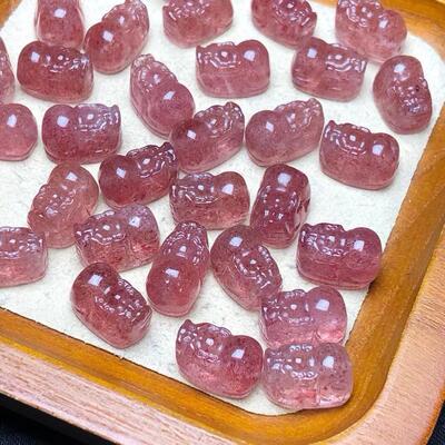 天然草莓晶貔貅雕刻吊坠孔