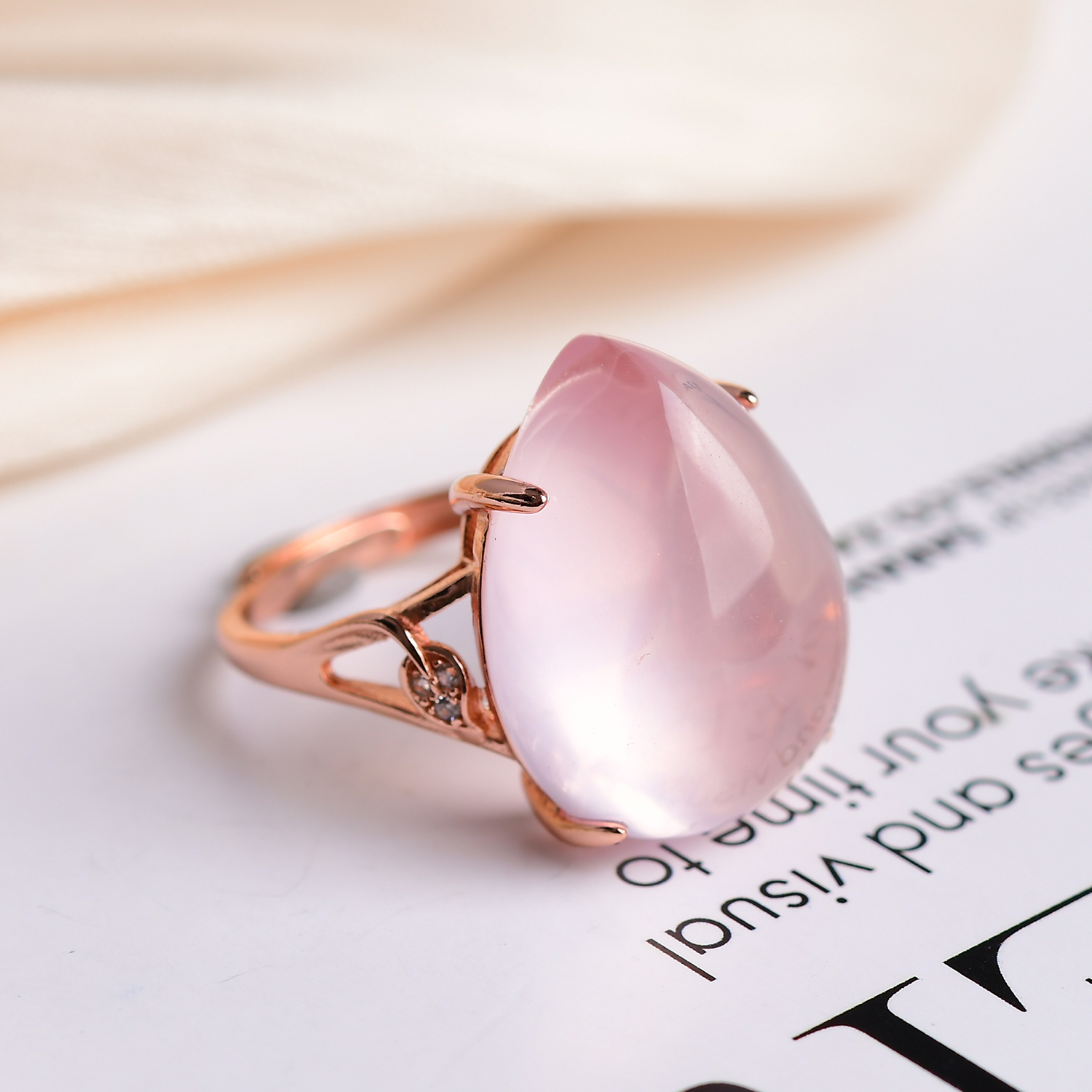 天然粉晶粉芙蓉戒指女S925银托镶嵌奢华时尚简约水晶指环 D178