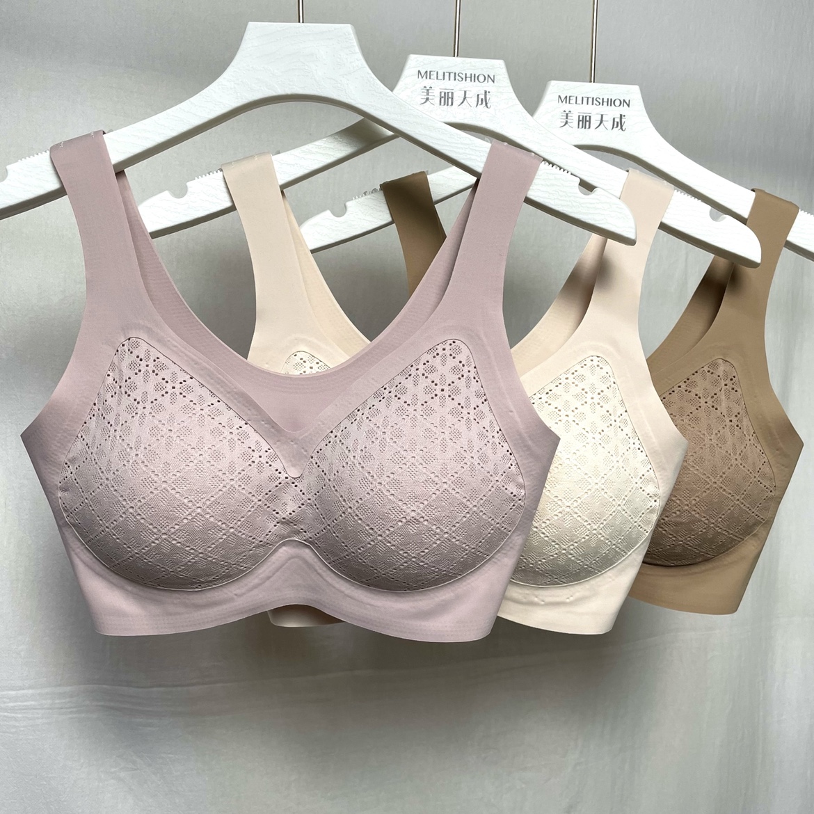 玻尿酸薄杯无钢圈内衣运动背心式