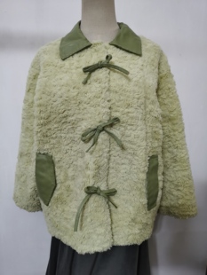 秋冬季加厚加绒皮毛一体短款外套风衣羊羔毛设计感宽松休闲开衫女