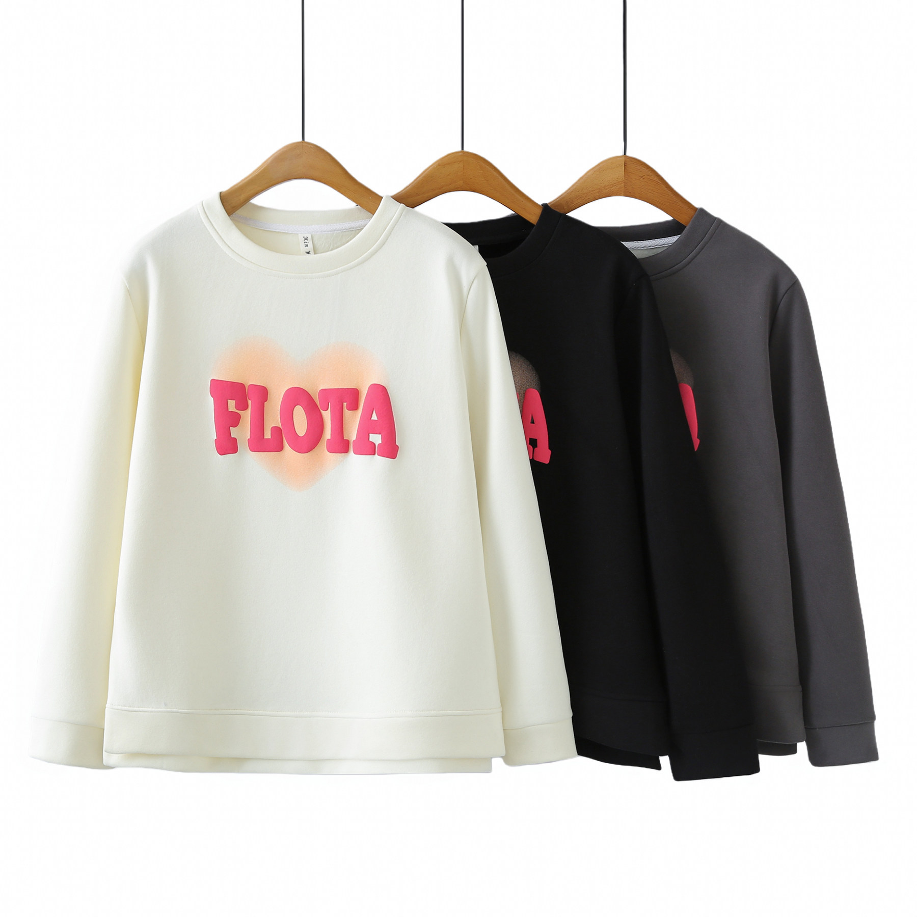 2026春季大码女装200斤胖MM时尚韩版字母爱心印花圆领加绒卫衣