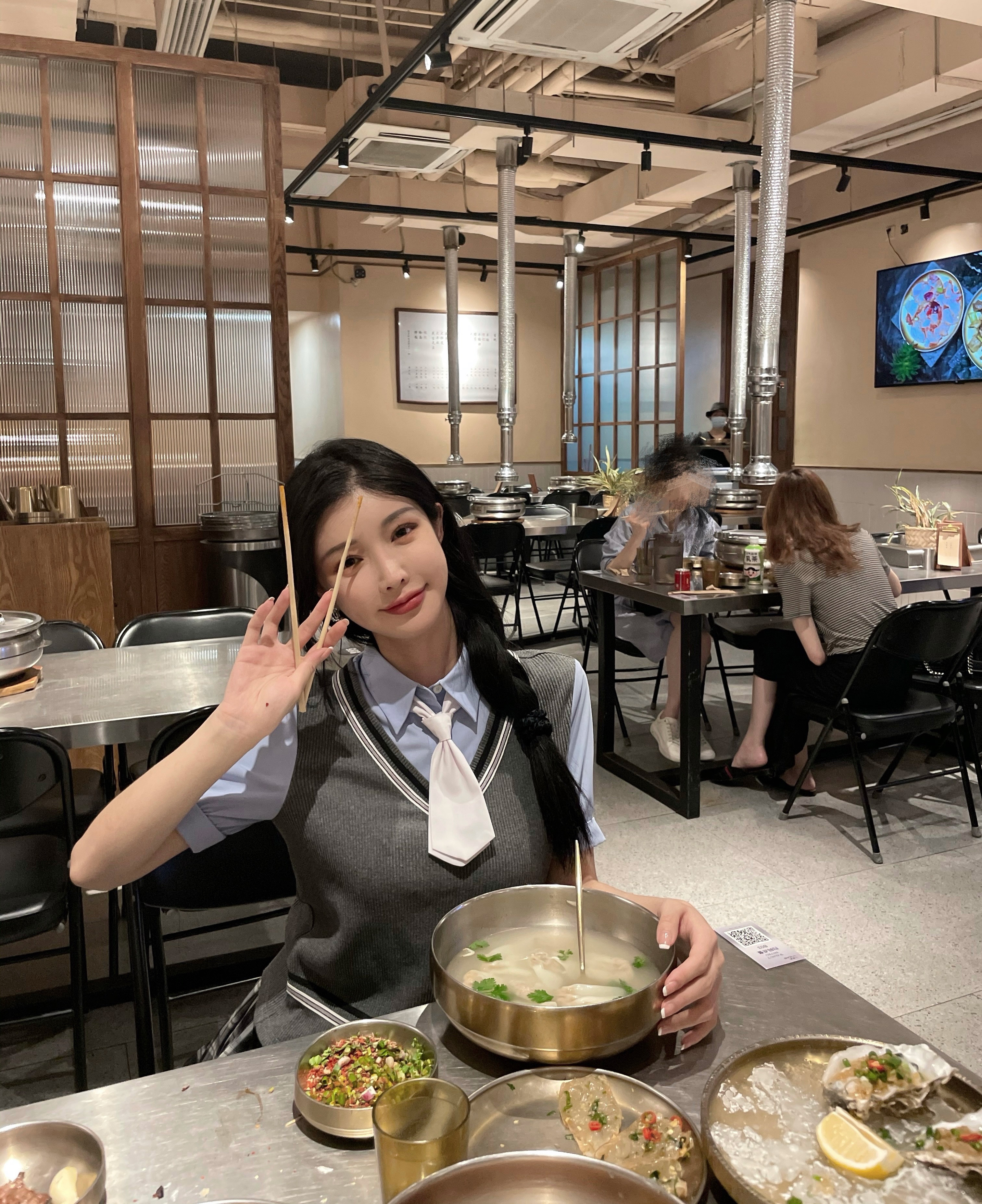 JOEY【和前辈快乐的周末】格子半身裙裤假两件上衣灰色马甲衬衫女