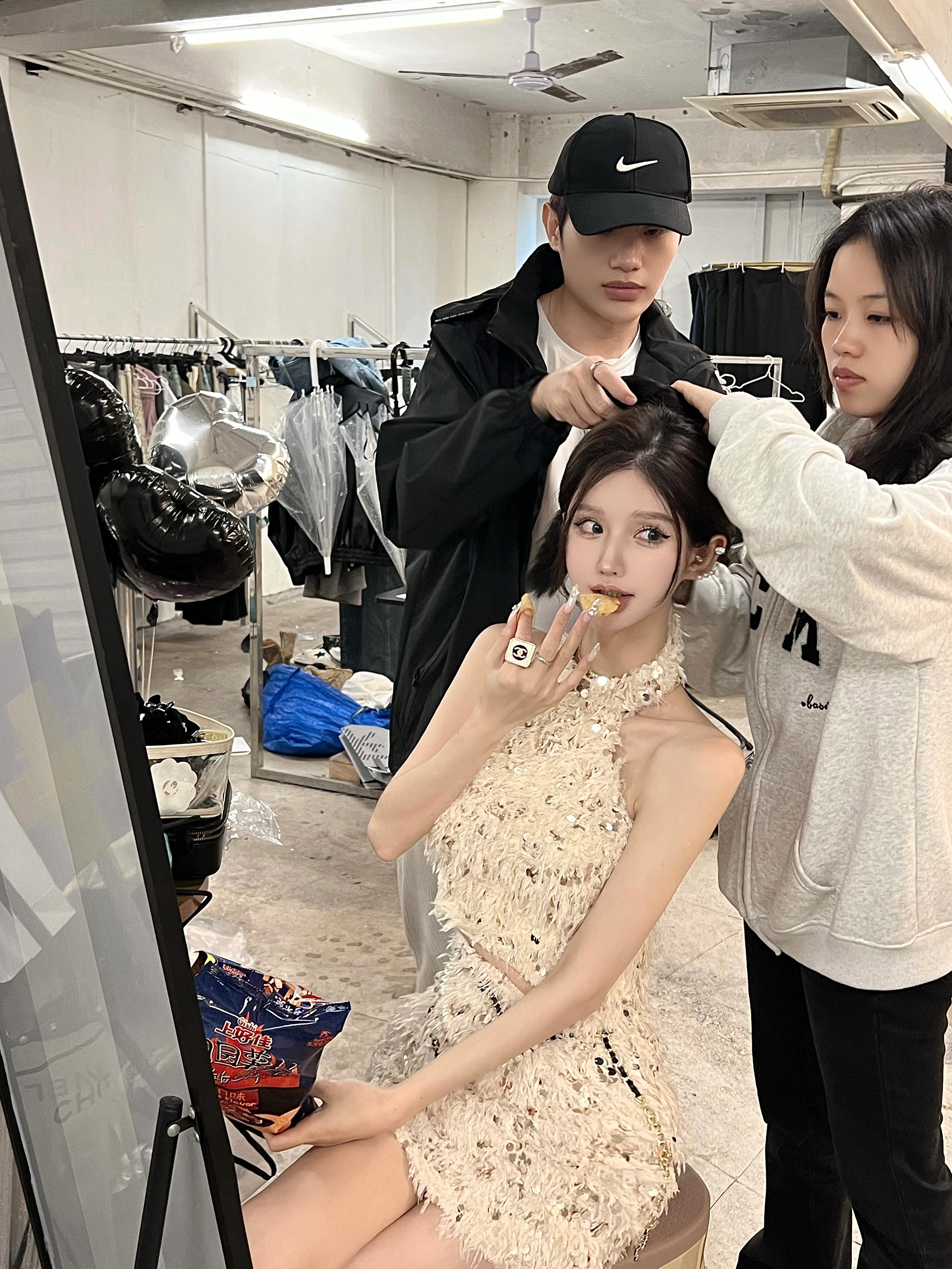 【JOEY】又甜又辣小香风辣妹挂脖流苏上衣2023春秋款包臀裙套装女