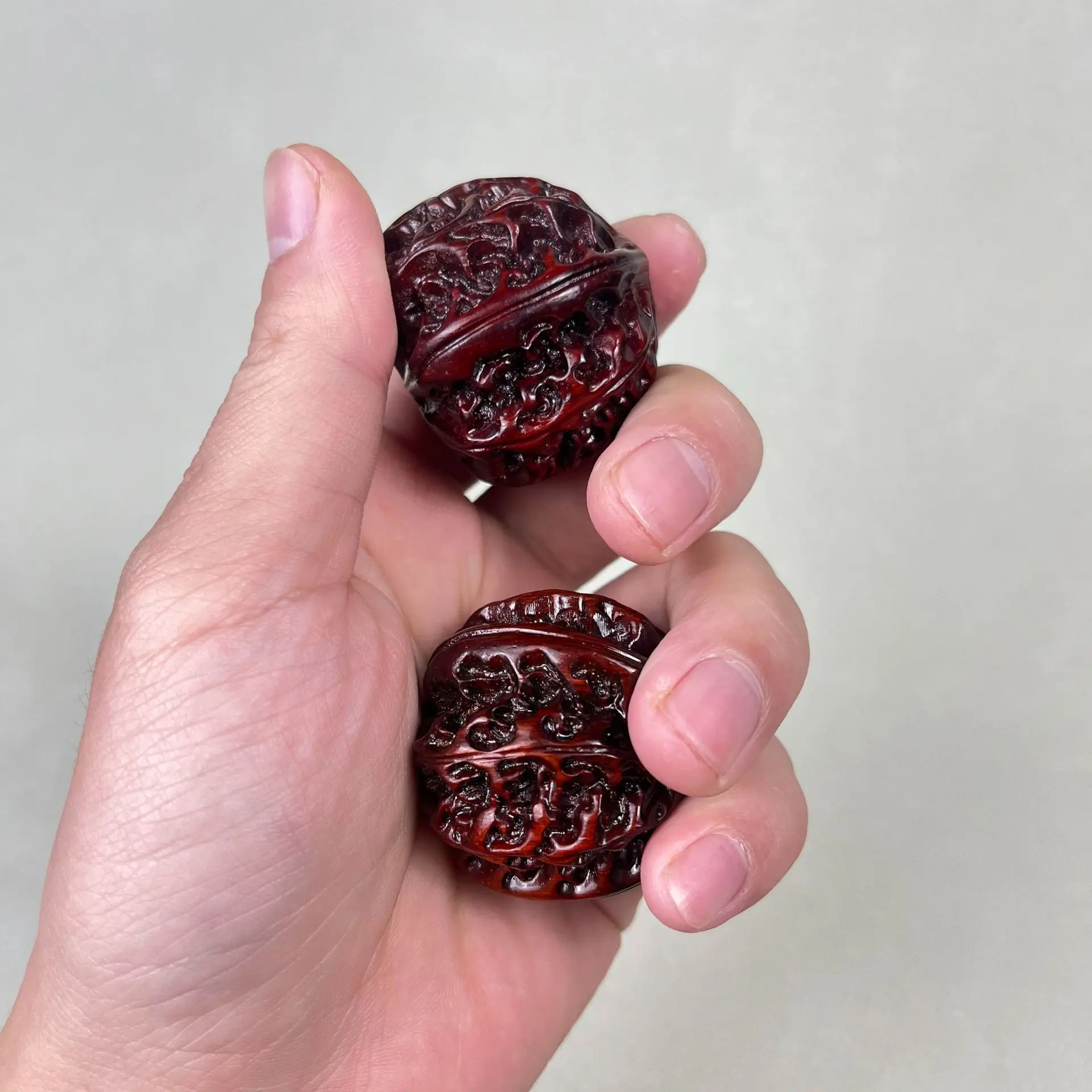 印度小叶紫檀木雕核桃手球保健球按摩健身球文玩手把件礼品送长辈