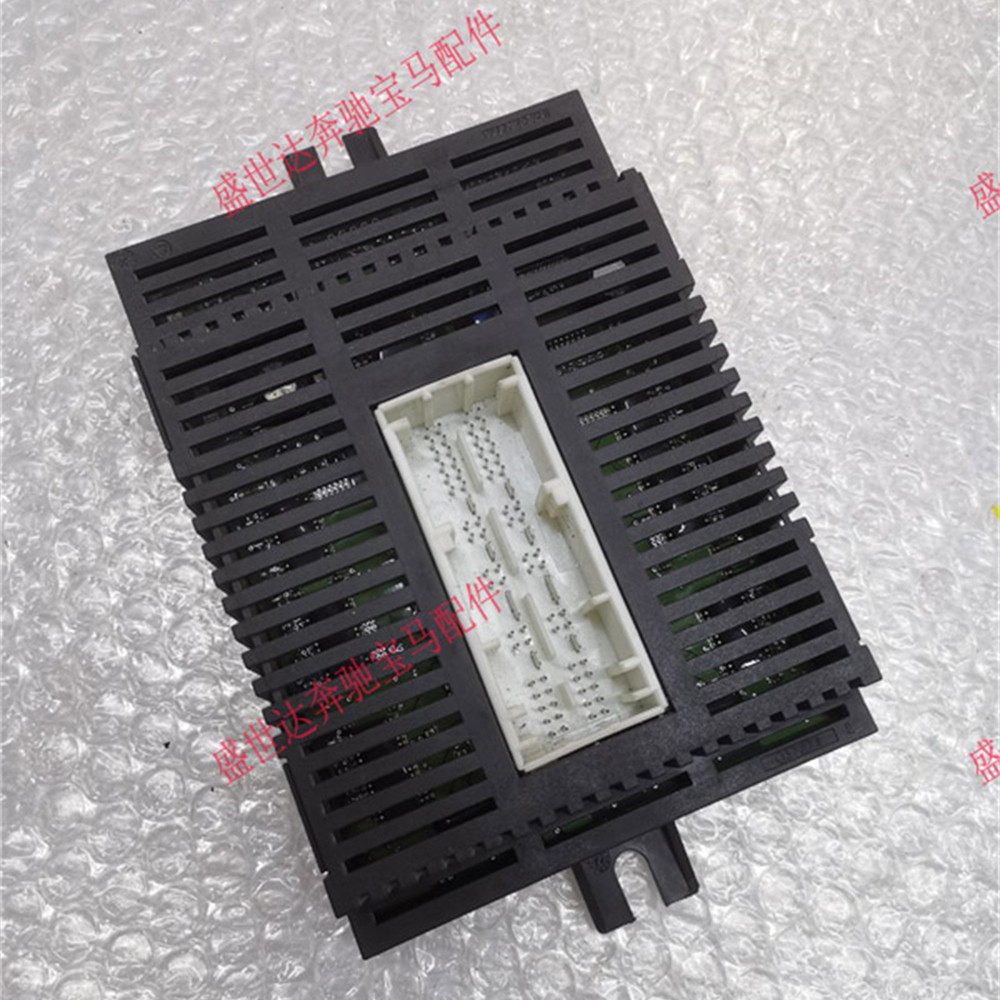 适用宝马E60 E66 520 523 525 530 730 740 750 大灯电脑灯光模块