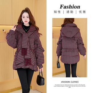 复古风格纹羽绒服女短款连帽洋气时髦小个子冬季外套