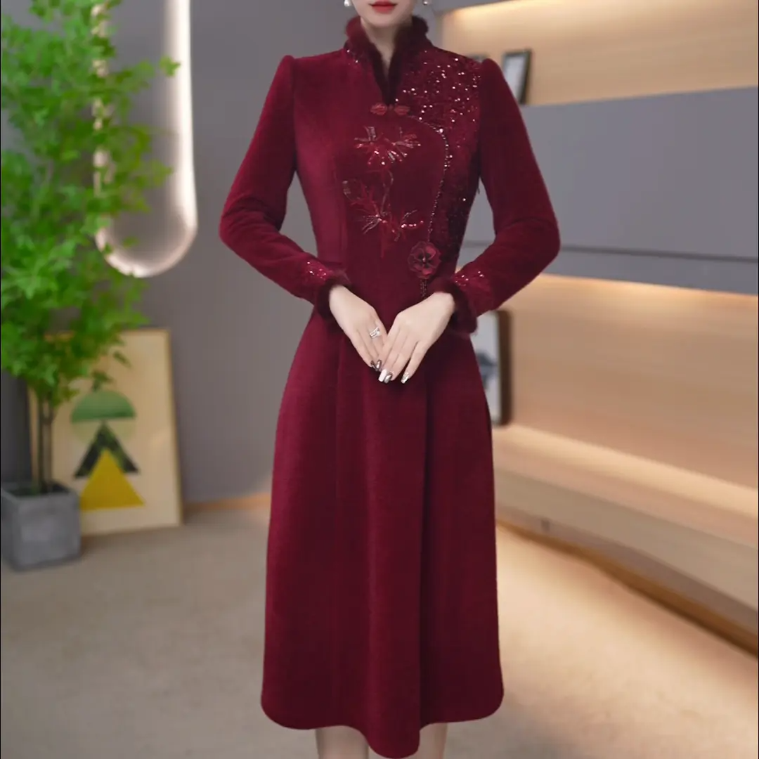 新中式刺绣连衣裙女秋冬立领