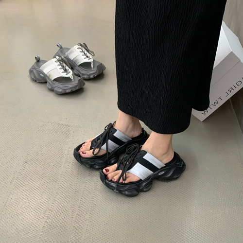 SGIRL TWTW外穿松糕厚底人字拖鞋女2025夏季老爹鞋一脚蹬个性凉拖