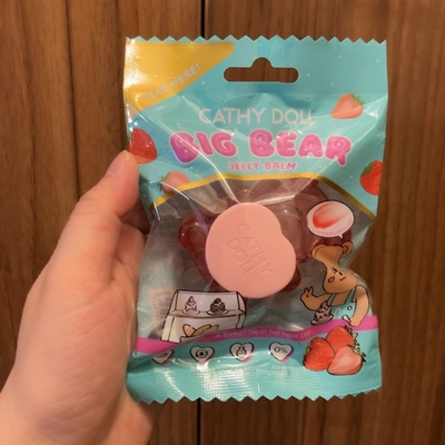 全新香港屈臣氏购入cathydoll润唇膏bigbear草莓味果冻护唇膏泰国