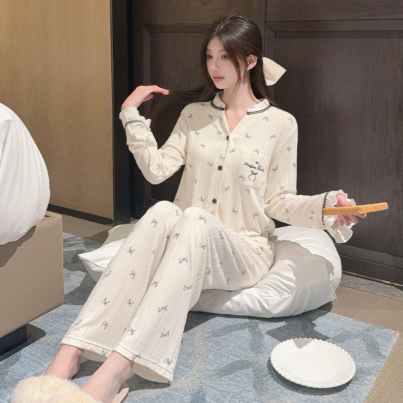 喔密哒秋款V领羊绒棉蝴蝶结印花长袖长裤睡衣套装女可外穿家居服 - 封面