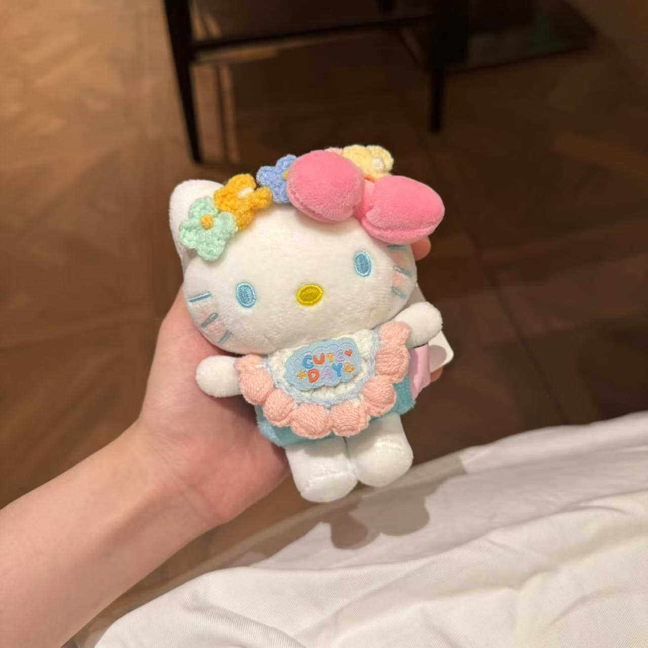 日本正版HelloKitty包包挂件可爱Hello包挂饰汽车钥匙扣挂件毛绒