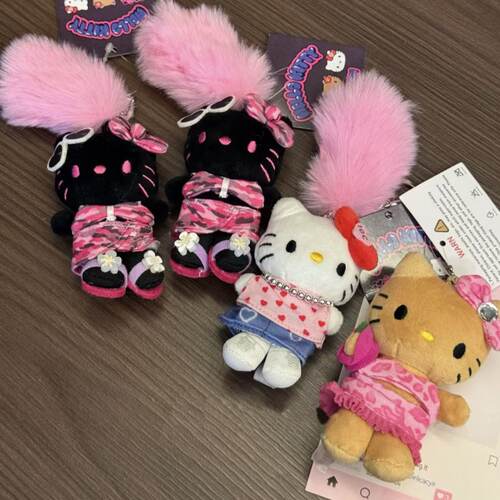 日本夏威夷黑皮kitty挂件
