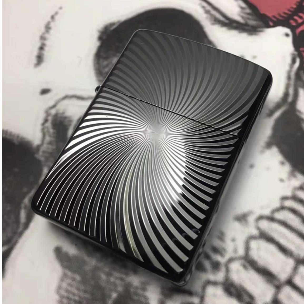 日本正版ZIPPO煤油打火机 金钛蓝钛黑钛个性创意旋转鱼鳞水波纹