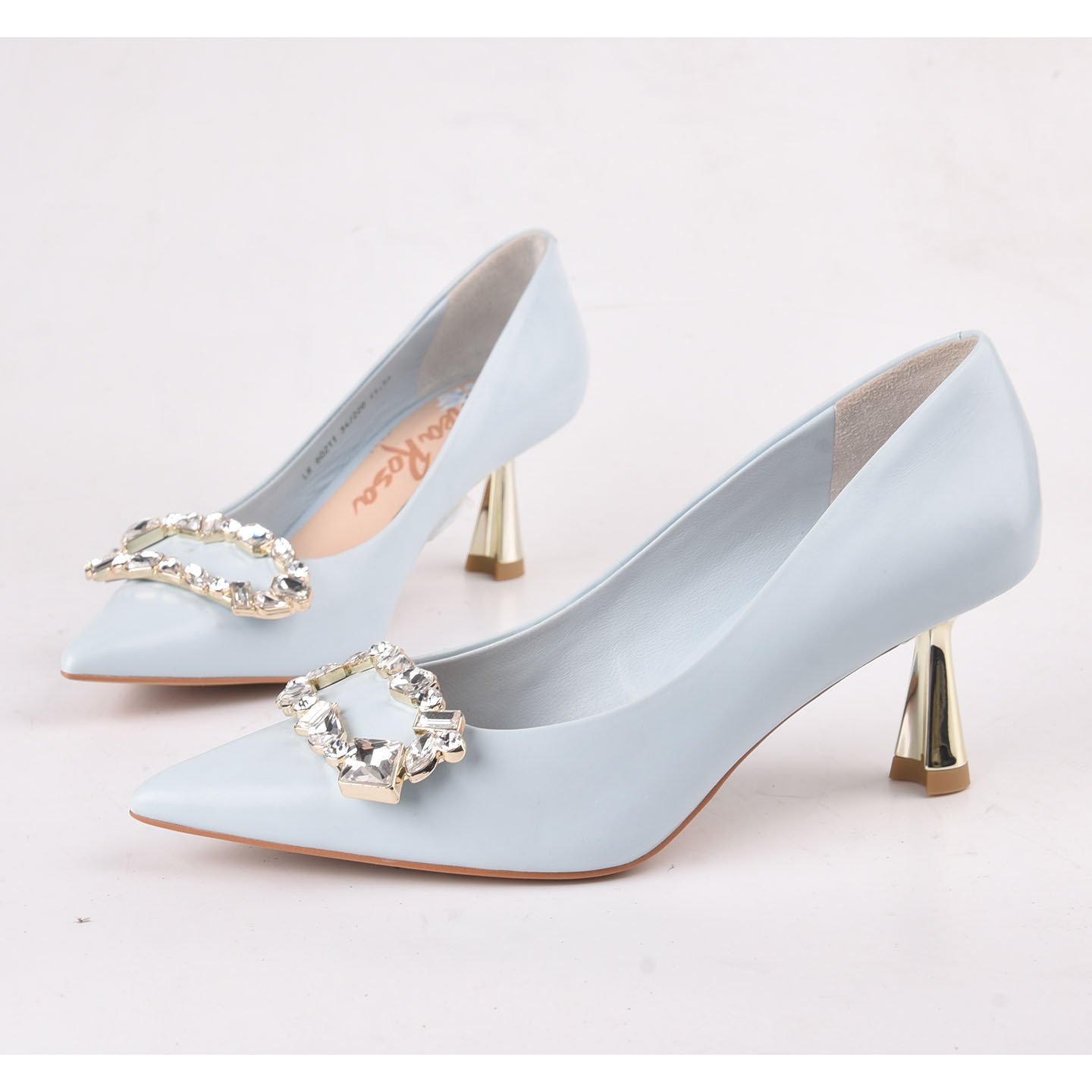 恋尚萝莎浅蓝色水钻扣浅口高跟鞋