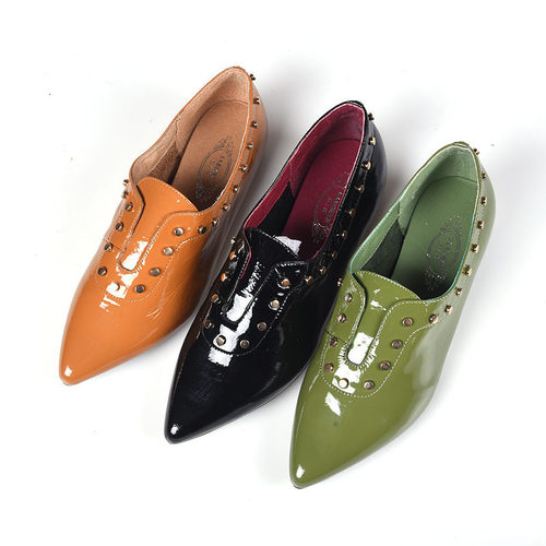 牛皮春款时尚平底铆钉懒人