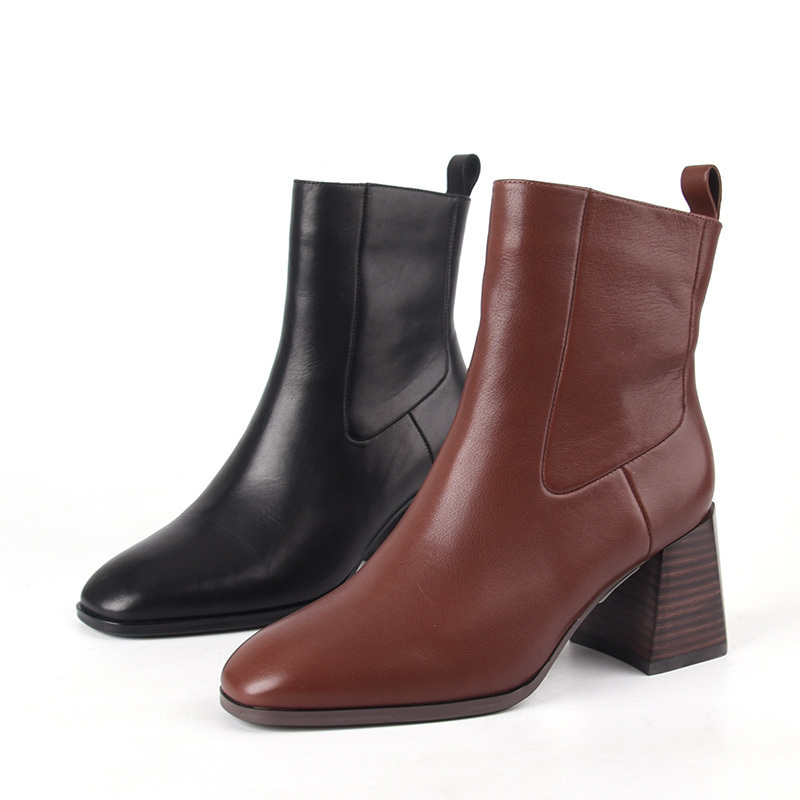 莱尔斯丹真皮通勤粗跟尖头小短靴