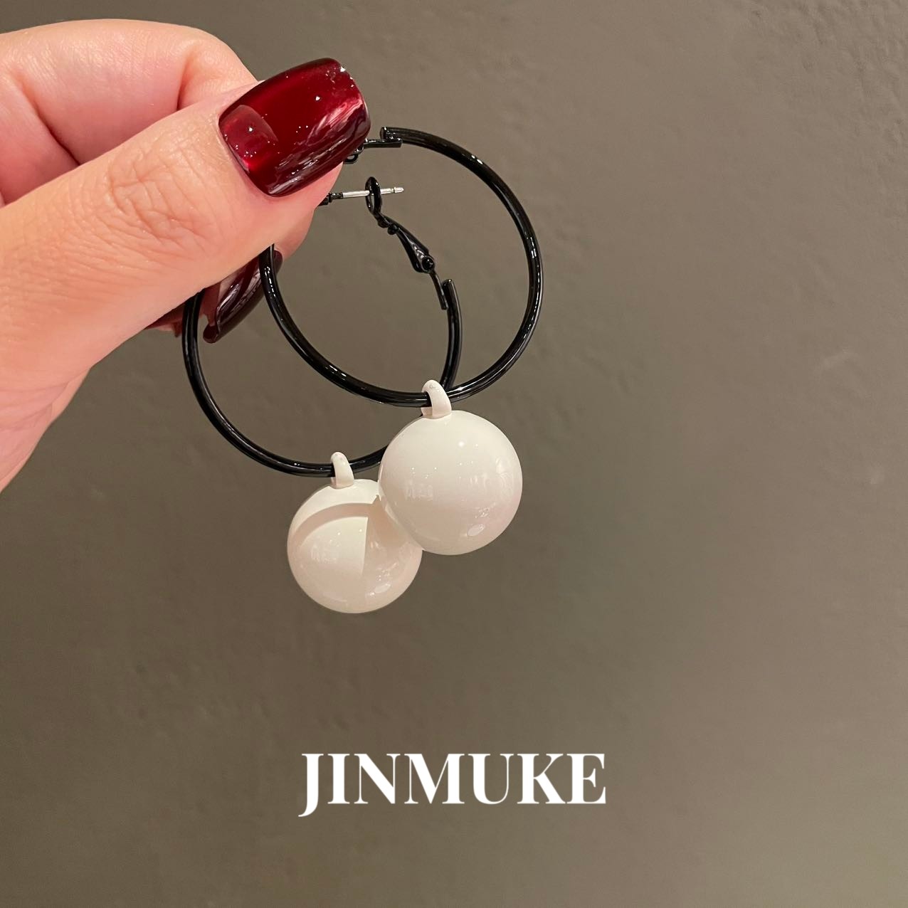 JINMUKE韩国进口耳环简约百搭大球球奶白圆球耳圈耳饰新品