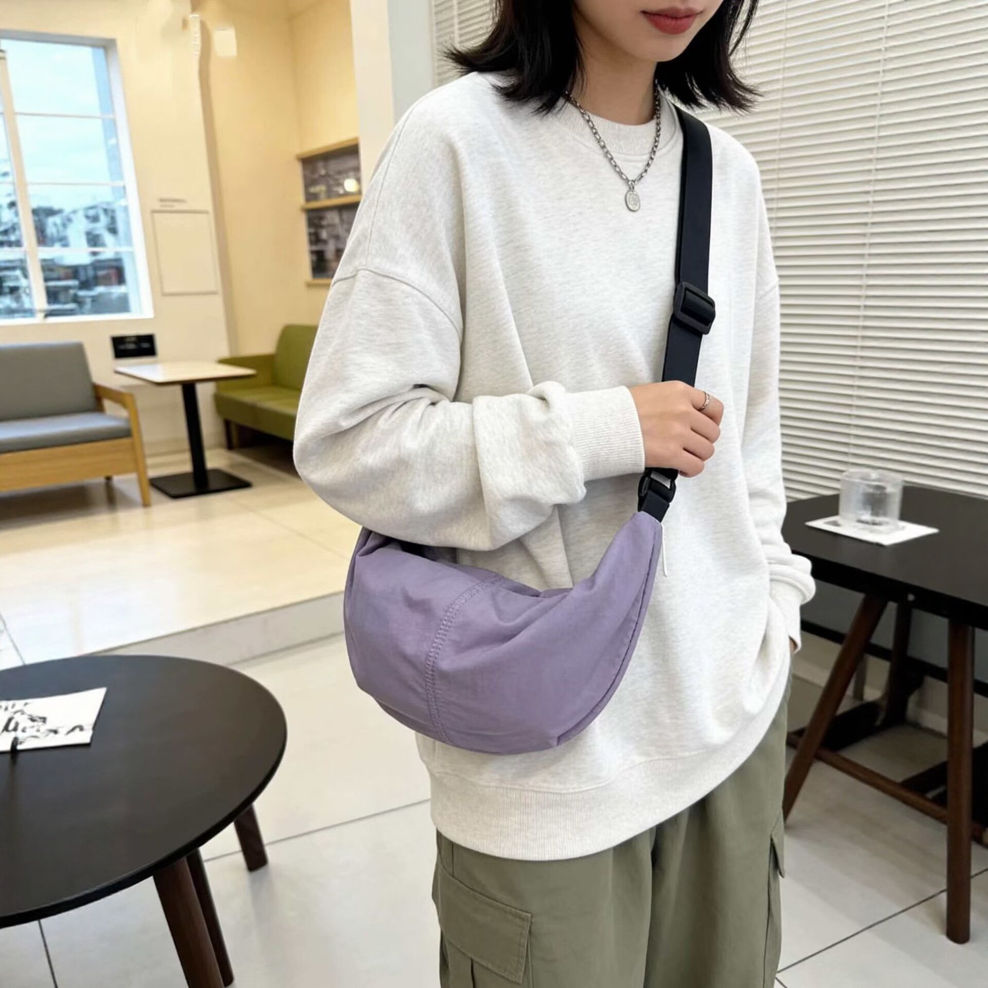 子田新款简约轻奢休闲月牙包牛津布简约百搭锁扣手提包纯色小包