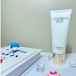 茶自然二列酵母氨基酸洁肤乳深层清洁清爽不紧绷柔润亲肤洗面奶