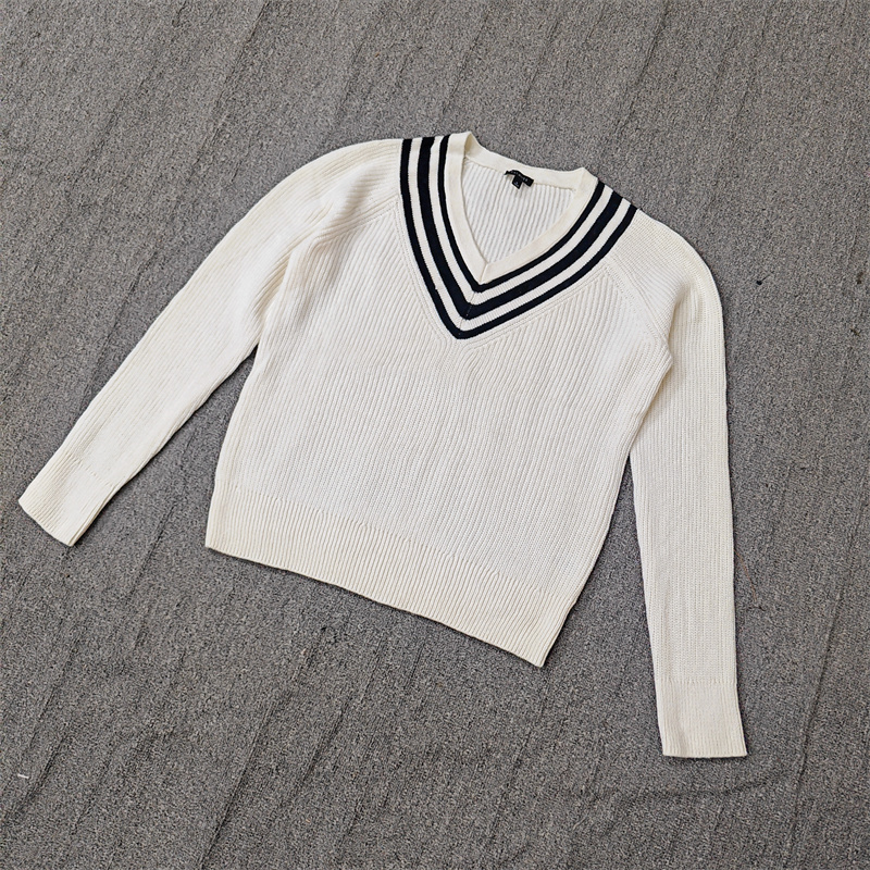 显瘦遮肉长袖毛衣套头V领针织衫