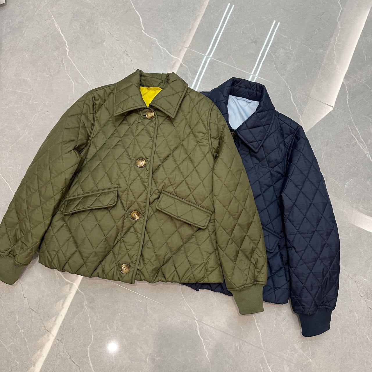 保暖宽松翻领棉衣绗缝夹克棉服