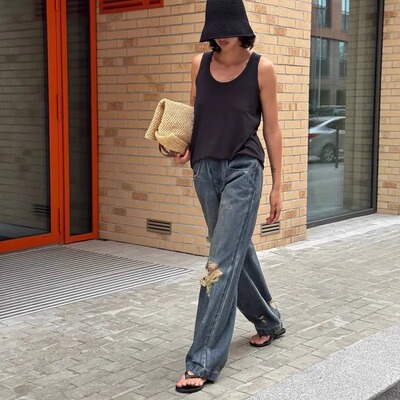 秋冬新款高腰显瘦破洞直筒牛仔裤