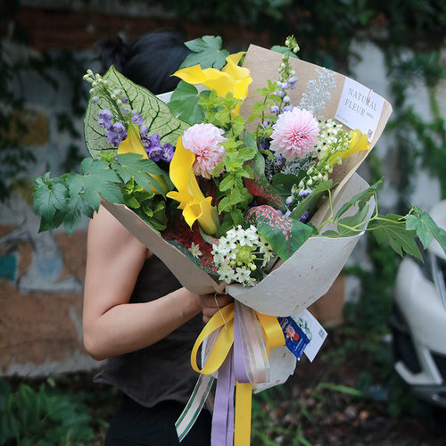 鲜花绿植夏日清凉系列小众花束