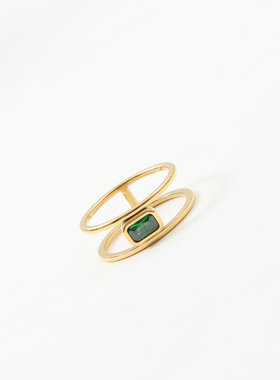 日韩时尚小巧长方形绿锆石戒指钛钢镀18K金指环百搭气质OL风食指