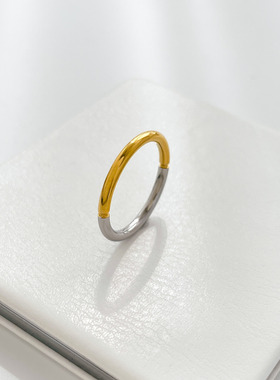 日韩时尚百搭小巧拼色细款戒指指环钛钢镀18K金饰品显细中指食指