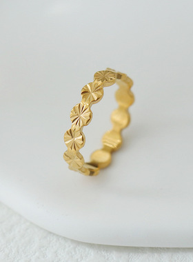 日韩时尚小巧精致小圆片切花戒指闪闪发光钛钢镀金指环女简约百搭