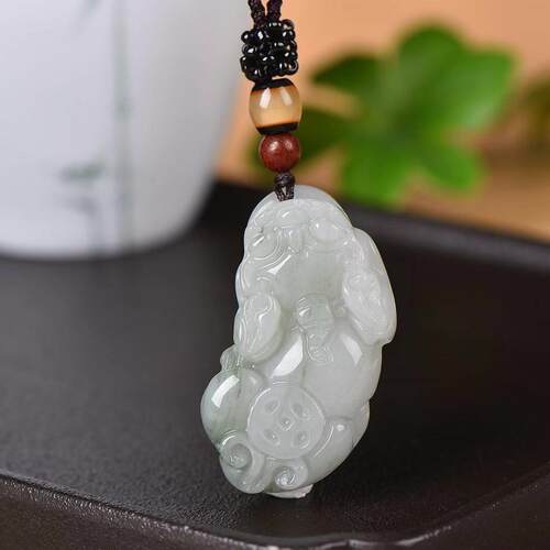本命年玉石精致天山翠貔貅吊坠挂件女款招财貔貅挂件玉坠项链礼物