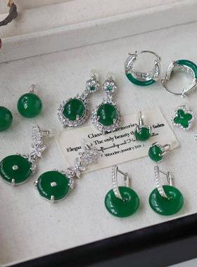 本命年玉髓玛瑙新中式锆石耳环秋冬复古时尚通勤气质百搭银针耳饰