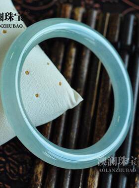 本命年圆条冰种淡蓝色石英岩玉水沫玉女款玉石手镯玉镯子翡翠礼物