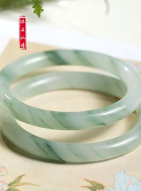 本命年新疆高冰天山翠玉石手镯翠绿色飘花圆条手镯礼物