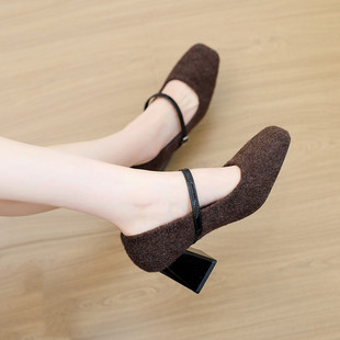 韩版方头绒面高跟玛丽珍鞋女2025冬季新款复古粗跟一字扣中口单鞋