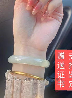 天然新疆和田青白玉扁条女玉手镯