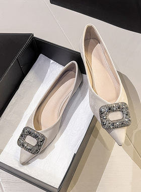 法式尖头单鞋女2024春季新款气质方扣水钻浅口软底瓢鞋黑色平底鞋