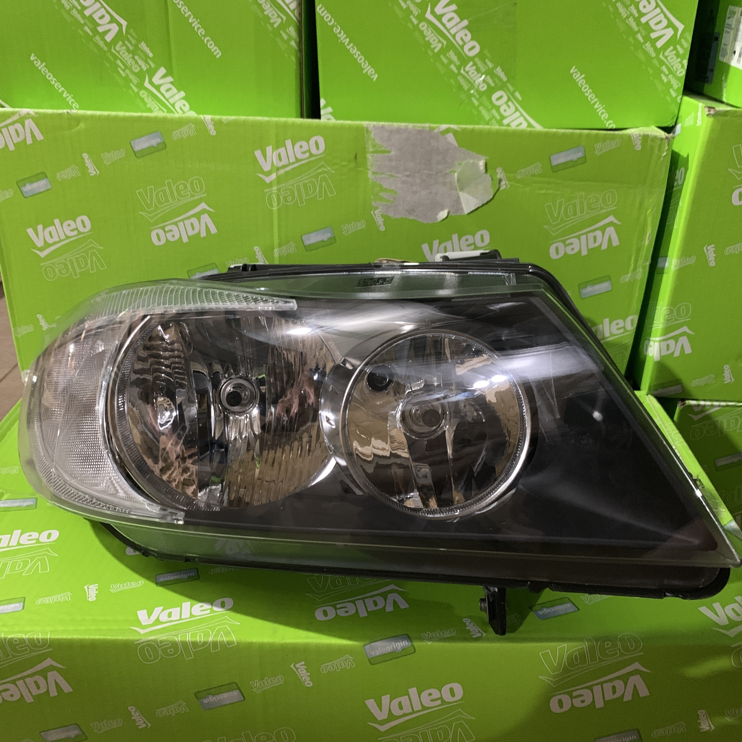 适用04-08款宝马3系大灯总成E90E91卤素大灯西班牙进口法雷奥原装