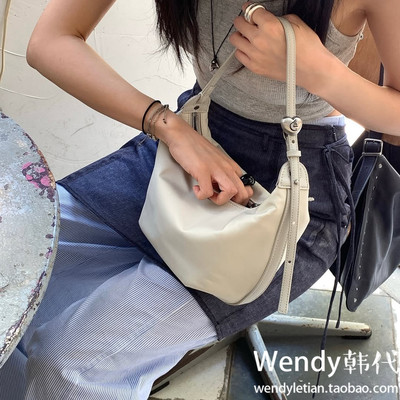 韩国代购小众设计师 archivepke 尼龙单肩手提腋下月亮包moon