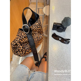 韩国代购 豹纹单肩腋下包大容量hobo 小众设计师archivepke